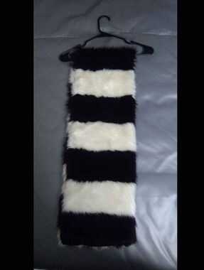 H&M Striped Faux Fur Scarf